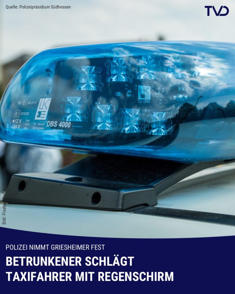 Betrunkener geht mit Regenschirm auf Taxifahrer los